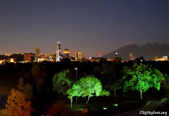 Monterrey, Campestre Park at night